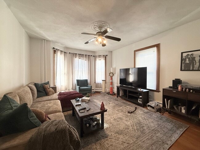 Building Photo - 254 Elm St