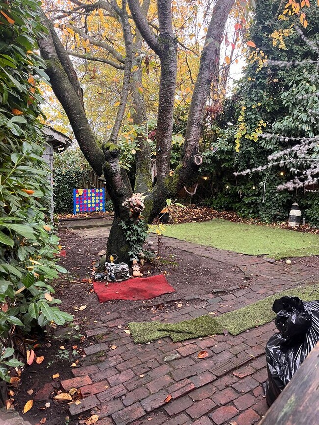 Photo - Cozy 2 Bedroom Home Nestled Between Greenlake and the Woodland Park Zoo