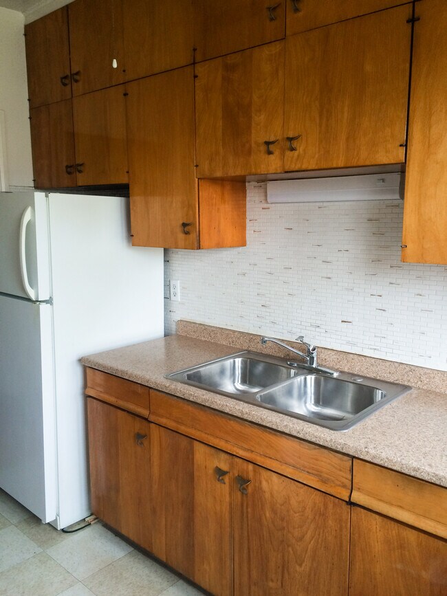 Edanola Apartments