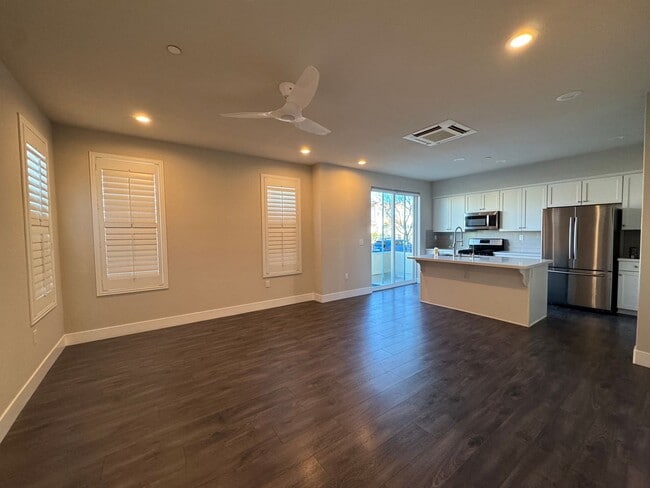 Photo - 1684 Spring St
