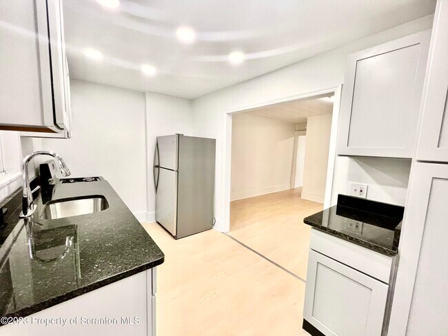 Photo - 1421 Olive St