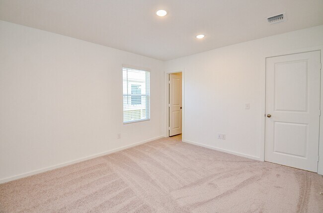 Photo - 30513 Bladnoch Ln