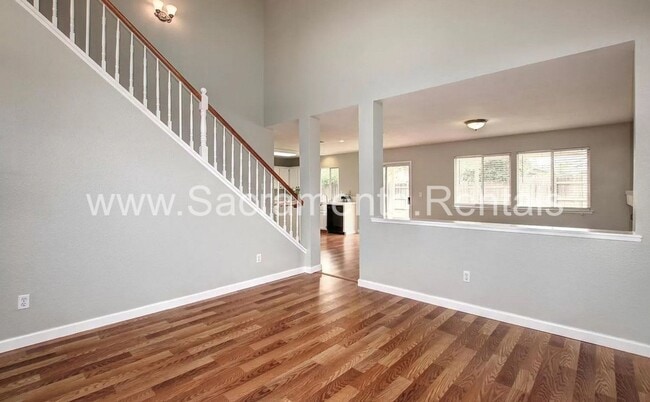 Photo - Spacious Elk Grove 5bd/3ba House with 3 Car Garage