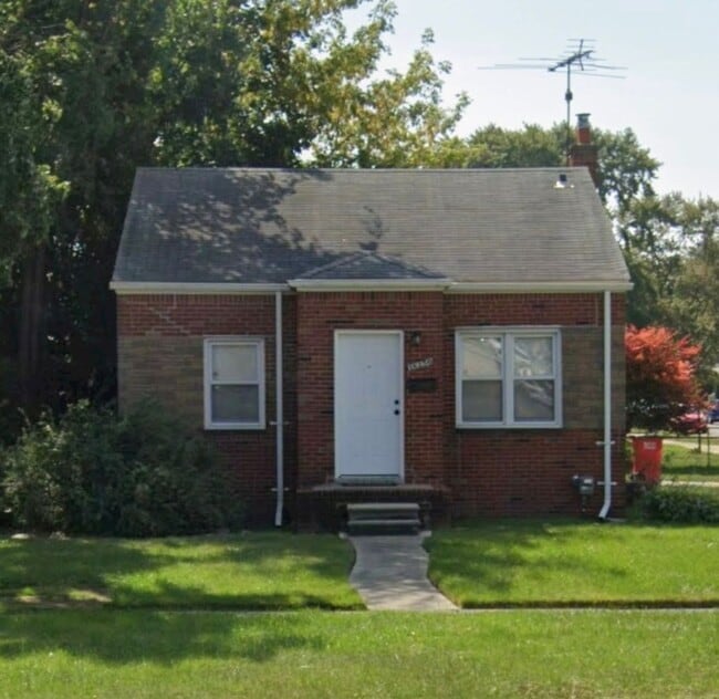 Building Photo - Adorable brick home