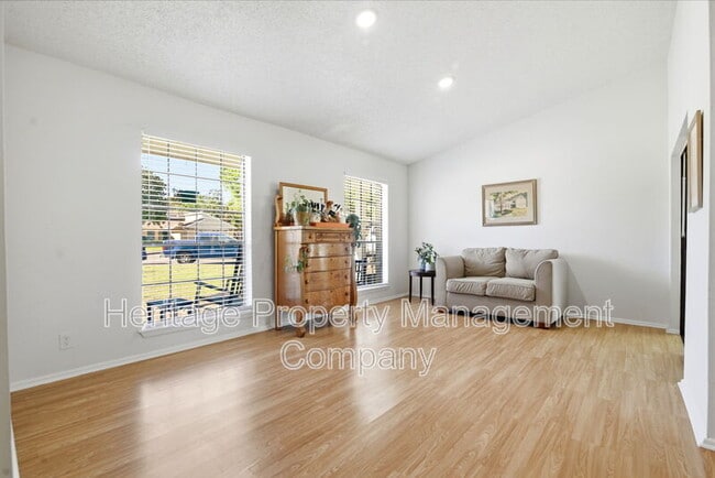 Photo - 13402 Langtry St
