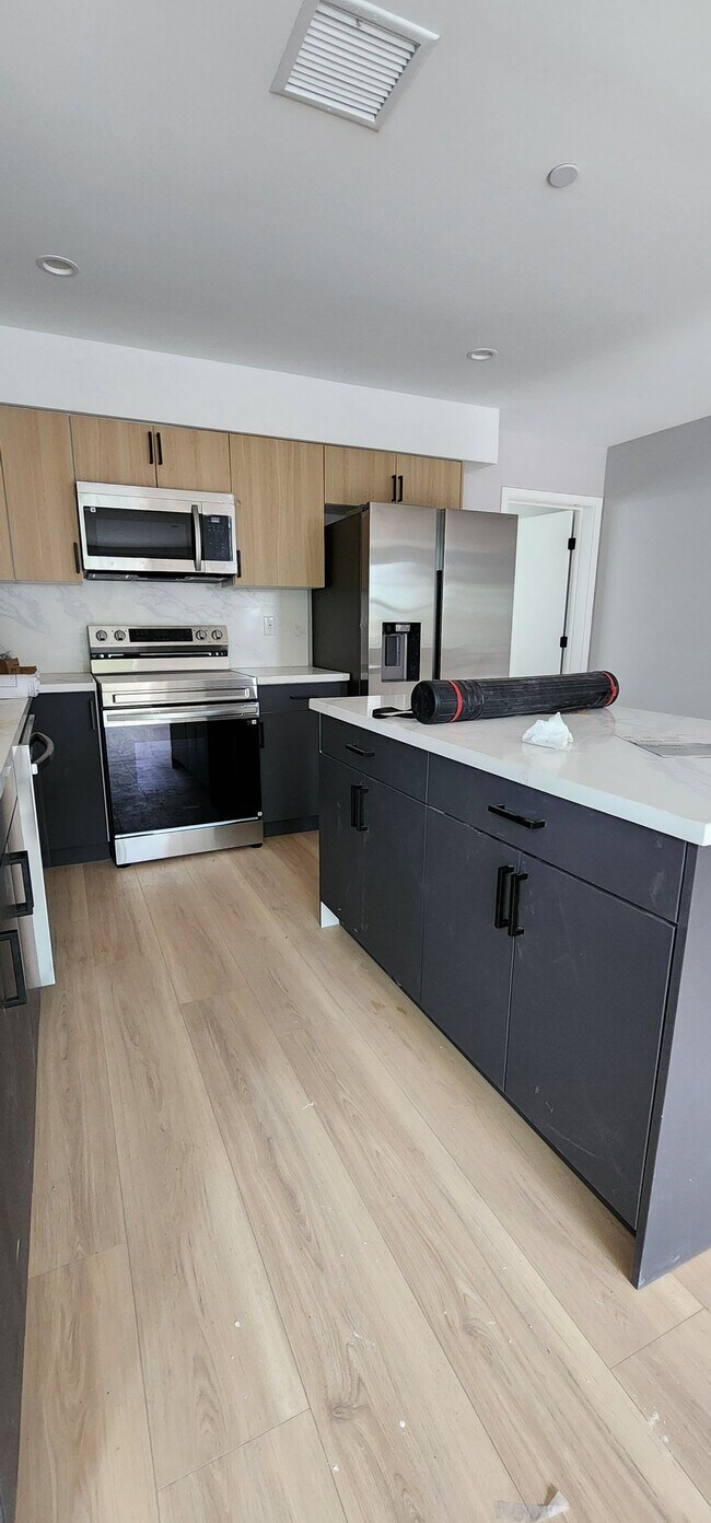 Photo - 5729 Klump Ave