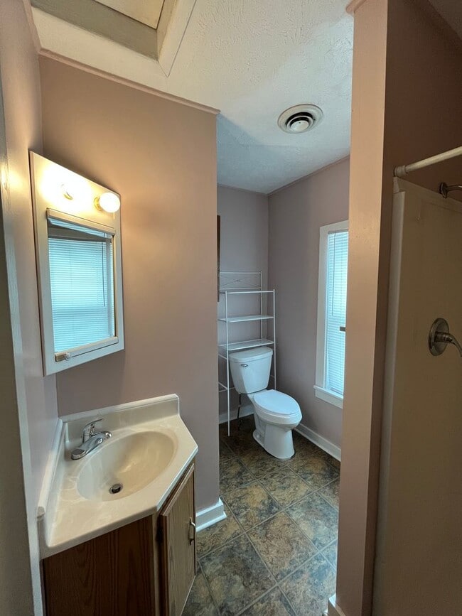 Photo - 208 W Miller St Unit 02