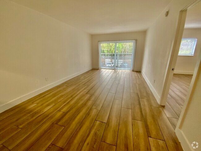 Building Photo - 877 NE 91st Ter Unit A4 Rental