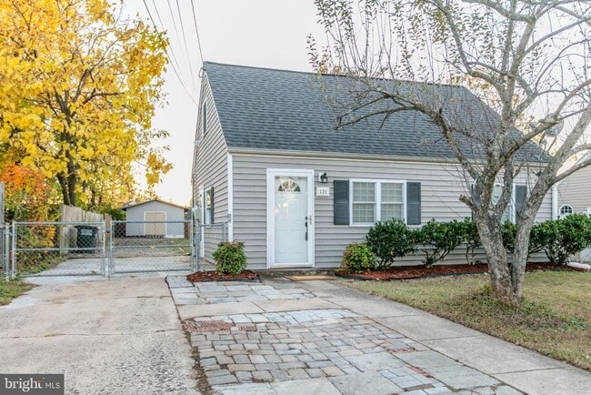 Photo - 121 Cabbel Dr