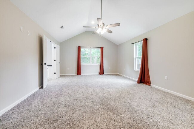 Photo - Freshly Painted 4 Bed Home on Huge Lot wit...