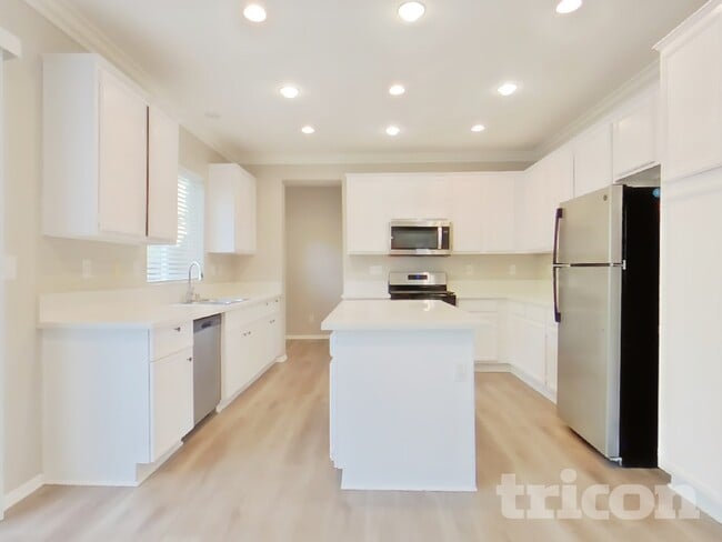 Photo - 33558 Iris Ln