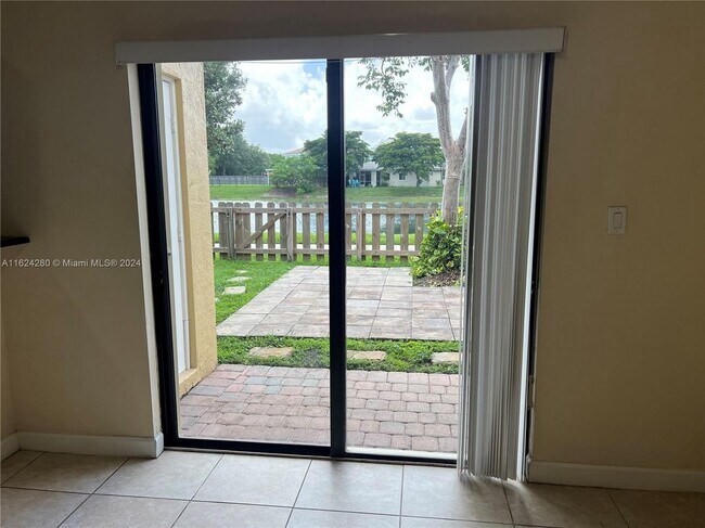 Photo - 748 SE 32nd Ave