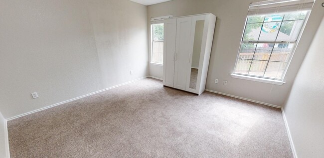 Photo - 12401 Uttimer Ln