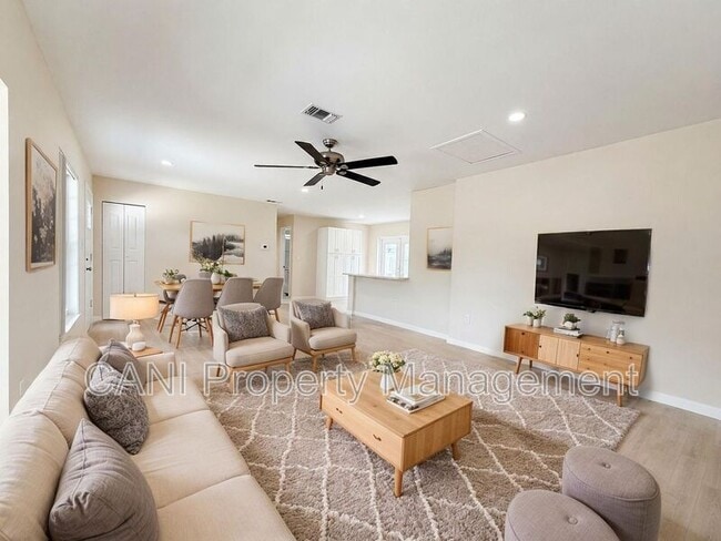 Photo - 601 Catwood Dr