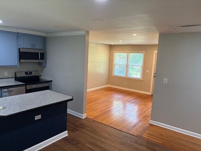 Photo - 1224 Venning Rd