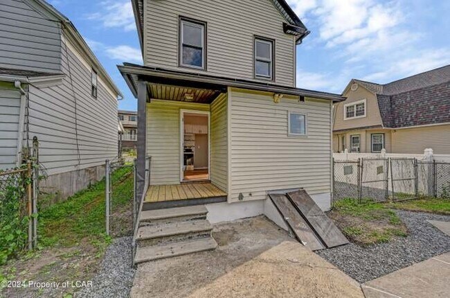 Photo - 12 Mack St