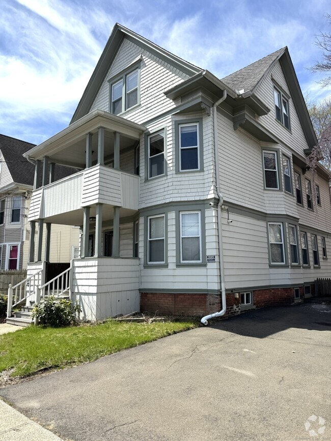 Building Photo - 32 Dayton St Unit 1 Rental