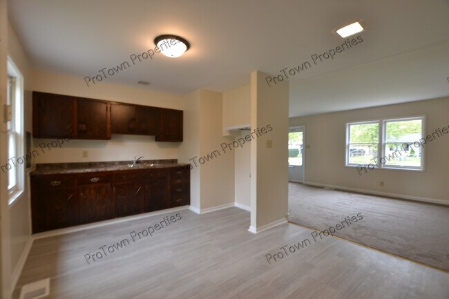 Photo - 201 Luana Rd