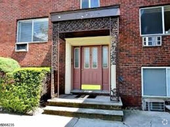 Building Photo - 378 Valley St Unit A1 Rental