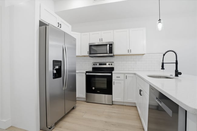 Photo - 147-149 N Gross St Unit 6