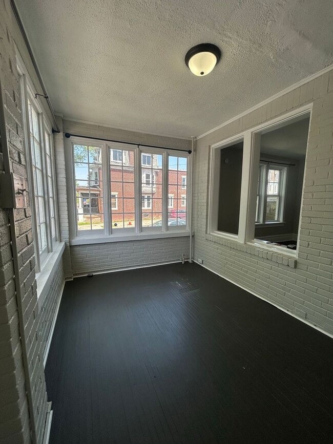 Photo - 2667 N 6th St Unidad Apartment 1