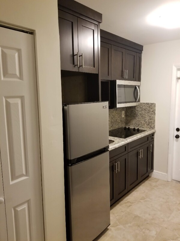 Photo - 830 SW 28th St Unit 3