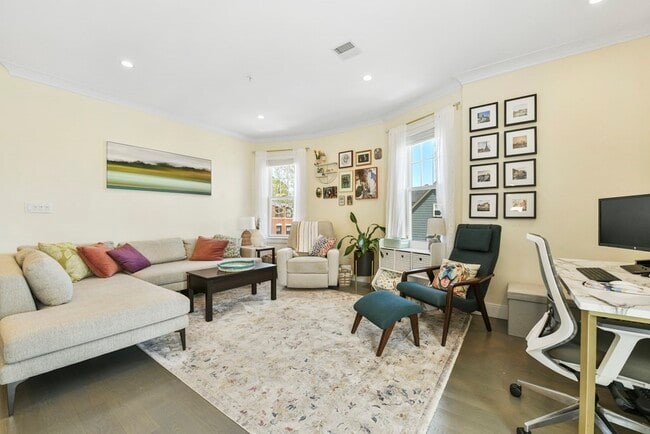 Photo - 224 M St Unit 3