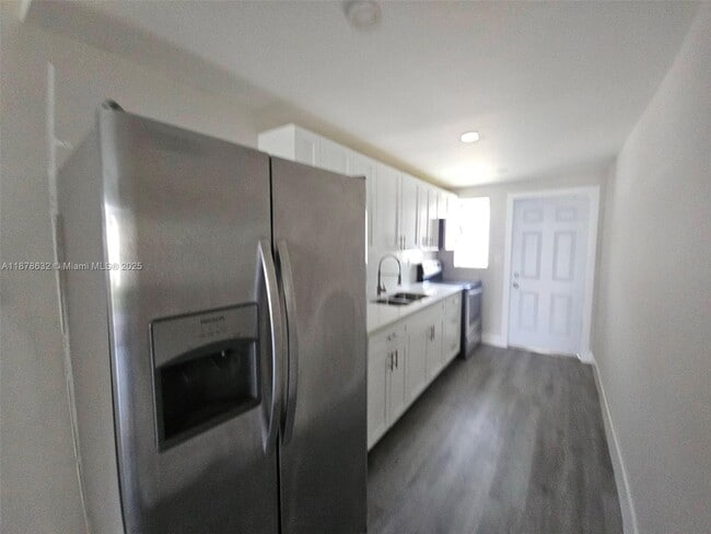 Building Photo - 1450 NE 170th St Unit 107 Rental