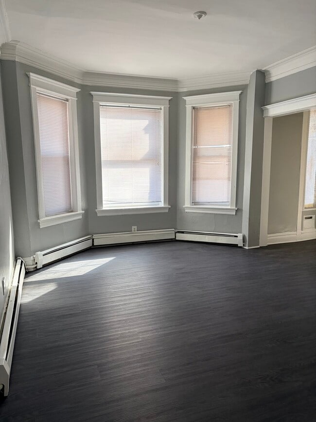 Photo - 7700 S Green St