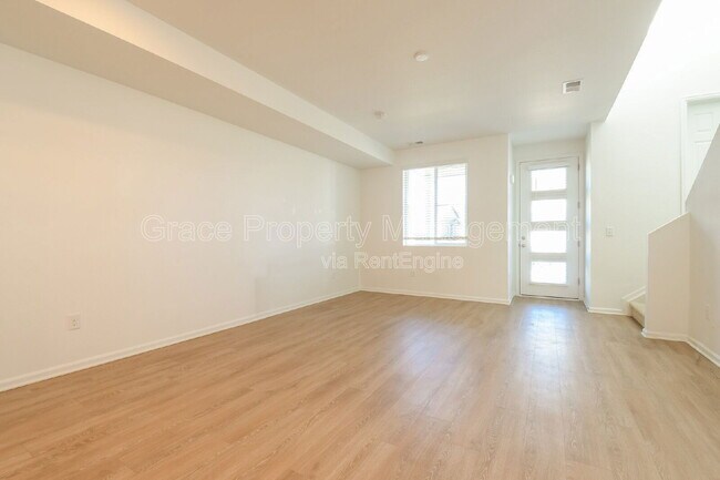 Photo - 9681 Truckee St