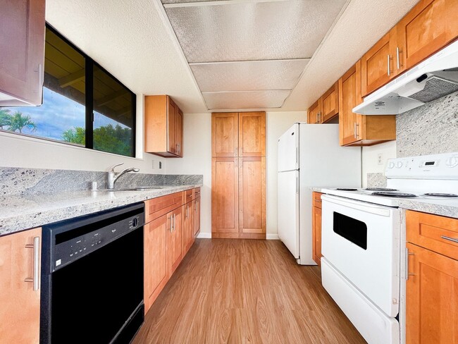 Photo - 3/2 with Garage! Wailuna in Aiea!