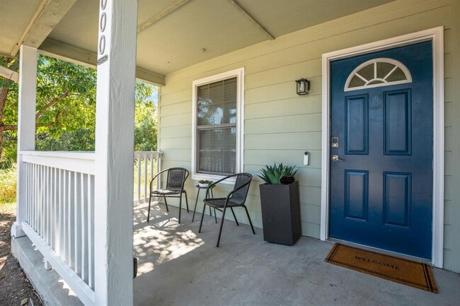 Photo - 7000 Villita Avenida