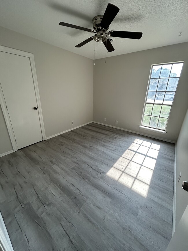 Photo - 3603 S Hughes St