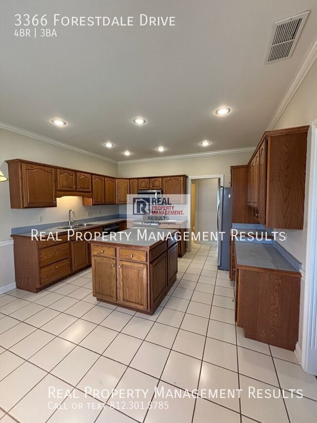 3366 Forestdale Dr