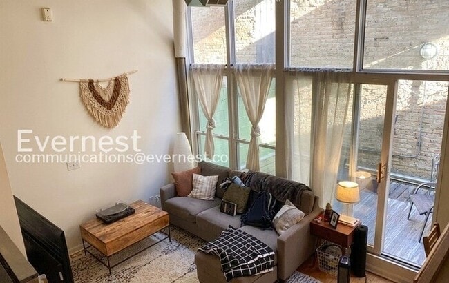 Building Photo - 1 Bed/1 Bath Condo with Modern Amenities / Pet-Friendly / Vouchers Accepted / Available Soon! Unit 121