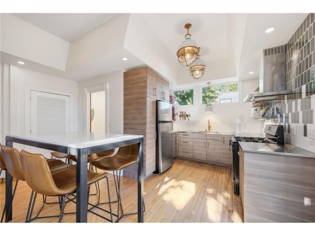 Photo - 2701 DuPont Ave S Unit 1