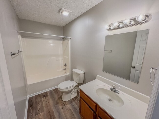 Photo - 804 Forest Dale Ln