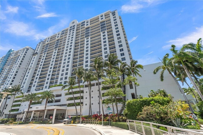 Building Photo - 1900 Sunset Harbour Dr Unit 1206 Rental