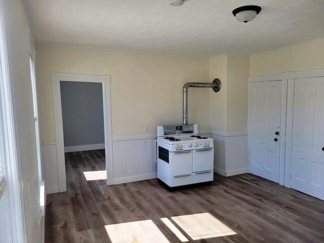 Photo - 73 1/2 Esther Street Unit 3 Unit 3