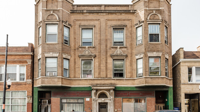 Photo - 2941 W Belmont Ave Condo