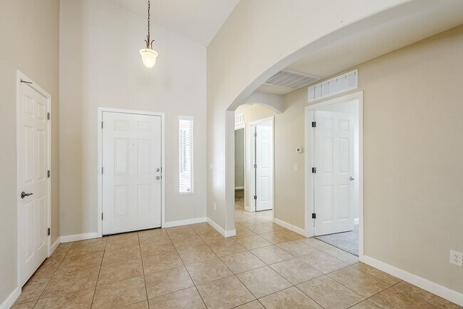 Photo - Bright & Airy 4-Bedroom in Willow Ridge Co...