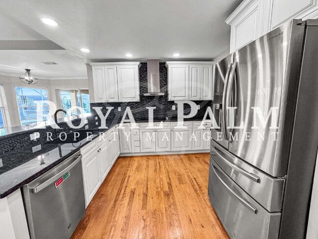 Building Photo - 326 SW 29th St