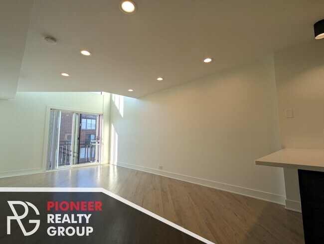 934 W Grace St Unit 1