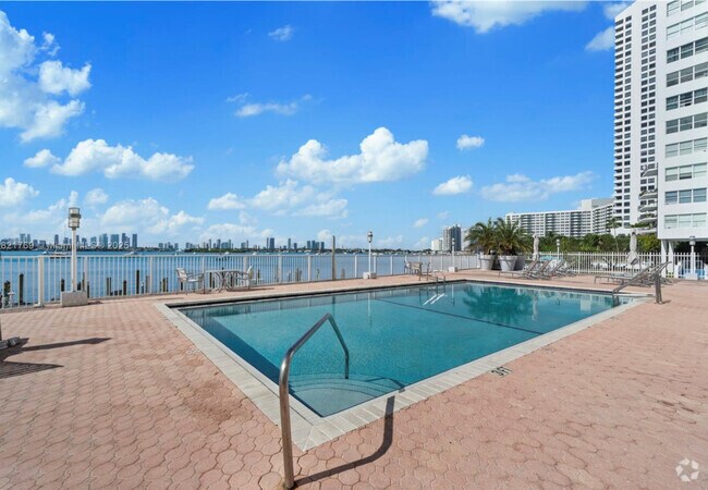 Building Photo - 1228 West Ave Unit 1407 Rental