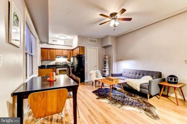 Photo - 1321 Fairmont St NW