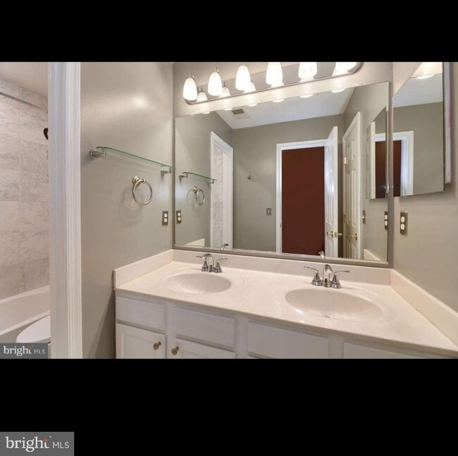 Photo - 44343 Silkworth Terrace