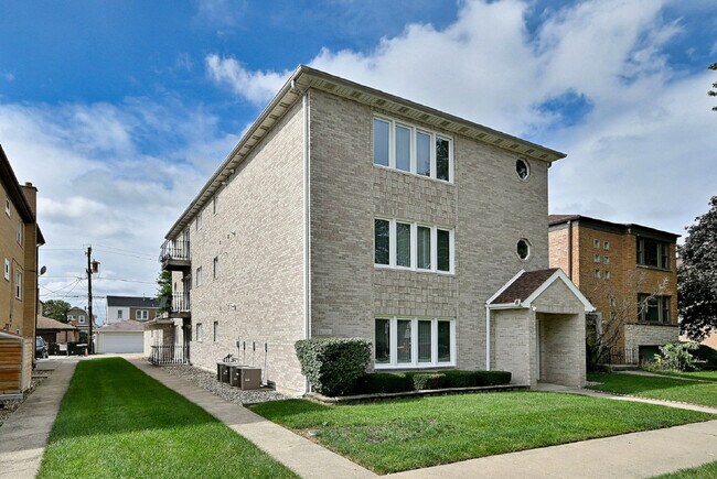 2620 N 72nd Ct