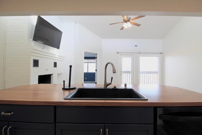 Photo - 1018 Blue Ridge Dr Unit 11