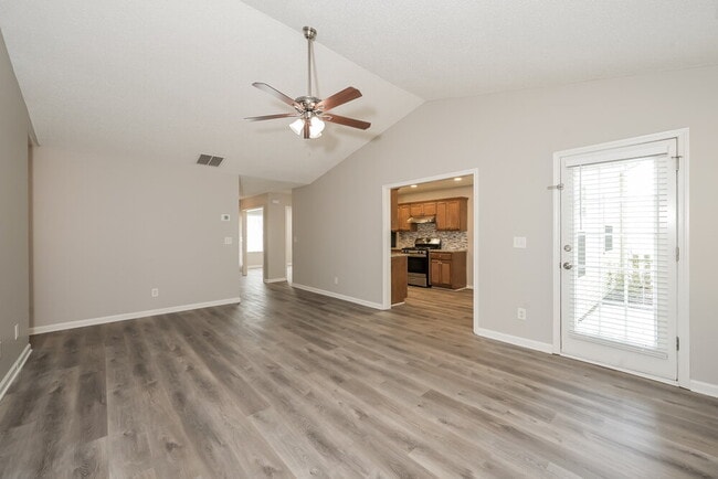 Photo - 785 Ashland Park Way SE