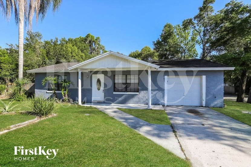 391 E Palmetto Ave